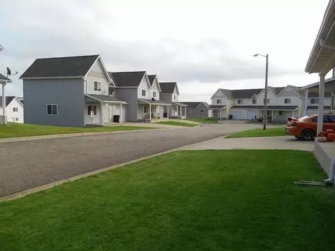 2331 Prairie Oak Dr #2C, Dickinson, ND 58601