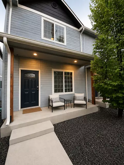 907 W Cherry Ave #D, Selah, WA 98942