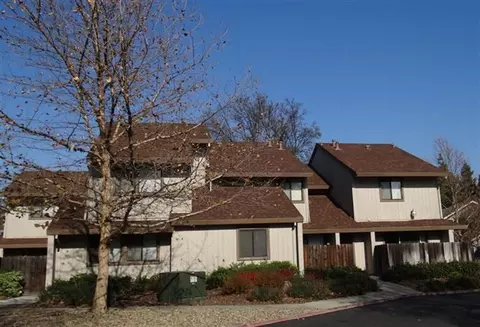 819 Adams Ter #B, Davis, CA 95616