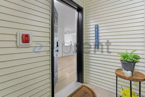 23420 SE Black Nugget Rd #A105, Issaquah, WA 98029