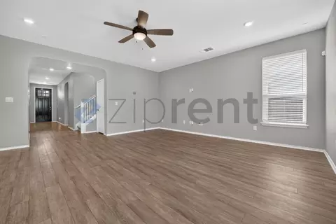 536 Ayinger Ln, Austin, TX 78728