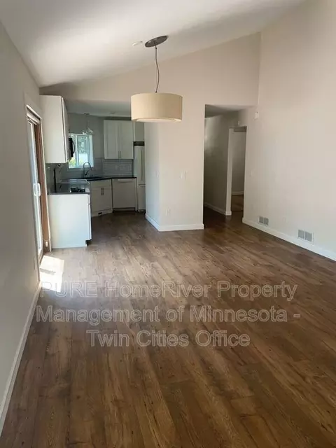 1390 Granada Trl N, Saint Paul, MN 55128