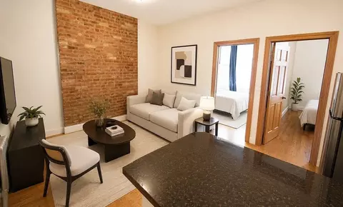 250 Broome St #10, New York, NY 10002