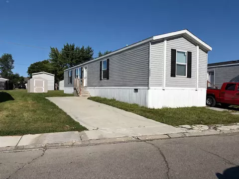 38049 Ducharme Dr #608, Clinton Township, MI 48038