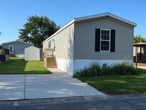 15322 Danseur Dr #806, Clinton Township, MI 48038