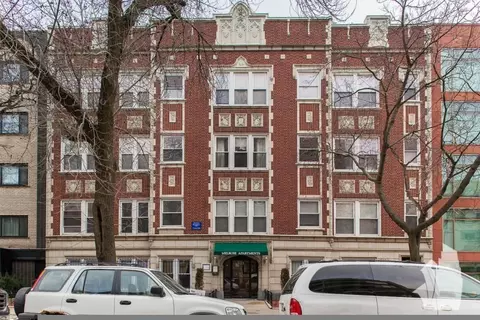 511 W Melrose St #101, Chicago, IL 60657