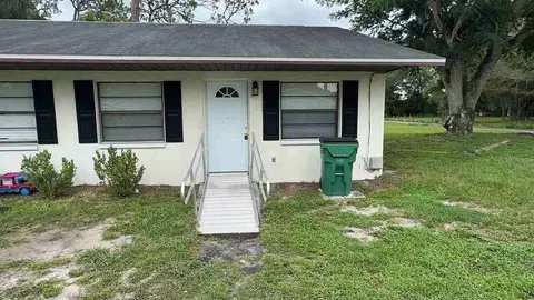 4734 20th St, Zephyrhills, FL 33542