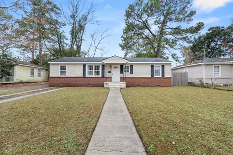 325 Manor Dr, Savannah, GA 31404