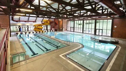 50 Kerr Pkwy, Lake Oswego, OR 97035
