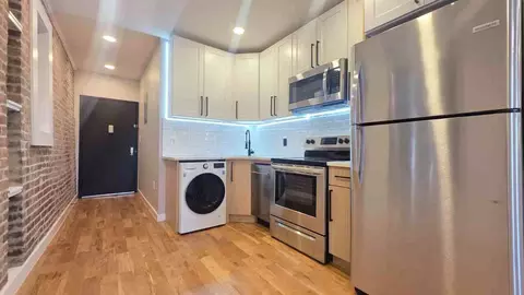 555 E 137th St #PH3, New York, NY 10454