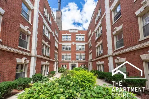 544 W Surf St #E2, Chicago, IL 60657