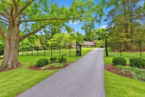 11009 Cripplegate Rd, Potomac, MD 20854