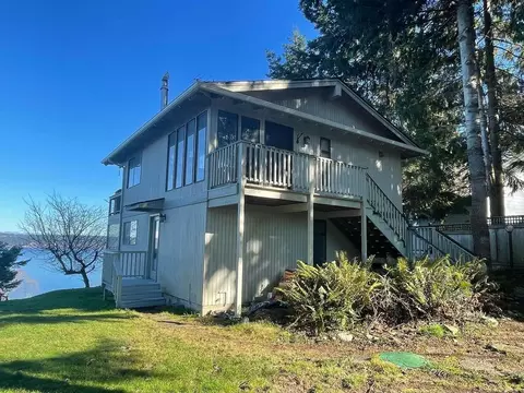 2269 Cranes Landing Dr, Greenbank, WA 98253