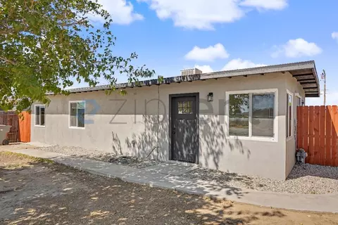 2829 Laurel St, Rosamond, CA 93560