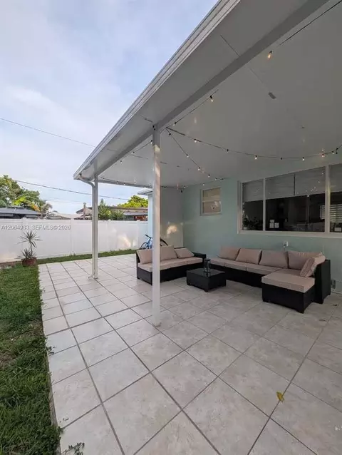 2517 Rodman St, Hollywood, FL 33020