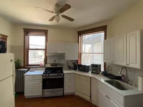Undisclosed, Chicago, IL 60657