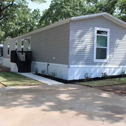 154 Thousand Oaks Mhp #154, Mansfield, TX 76063