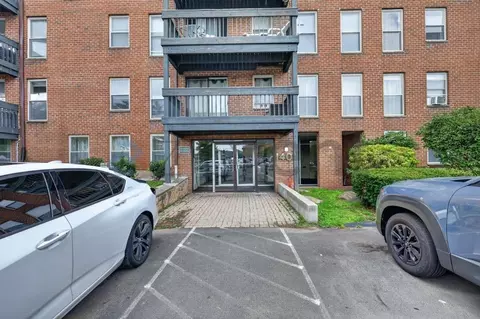 140 Kane St #A7, West Hartford, CT 06119