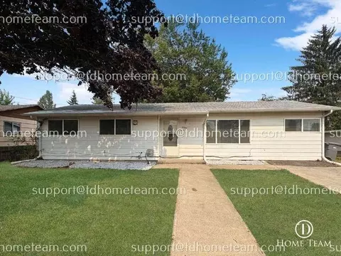 15755 118th Ave SE, Renton, WA 98058
