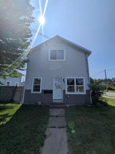 1001 Park St #B, Stevens Point, WI 54481