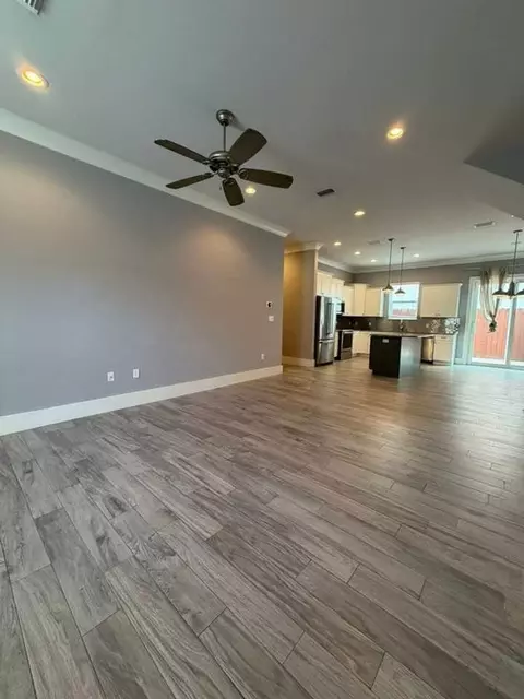 995 Airport Rd, Destin, FL 32541