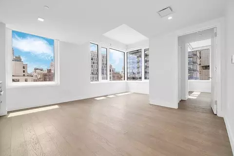 200 E 23rd St #15G, New York, NY 10010