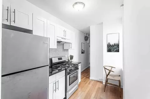 207 Madison St #2, New York, NY 10002