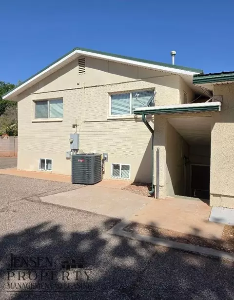 461 Diagonal St, Saint George, UT 84770