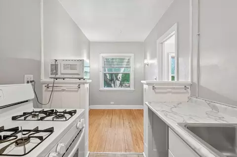 2103 Harriet Ave #203, Minneapolis, MN 55405