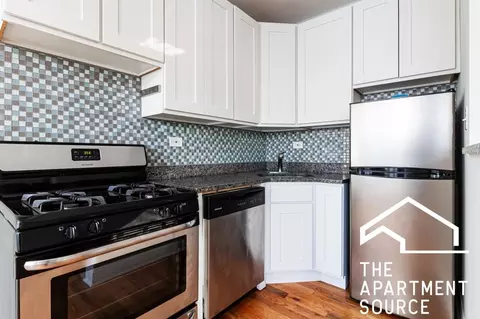 511 W Melrose St #402, Chicago, IL 60657