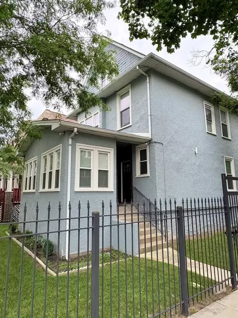 1056 N Central Ave #2, Chicago, IL 60651