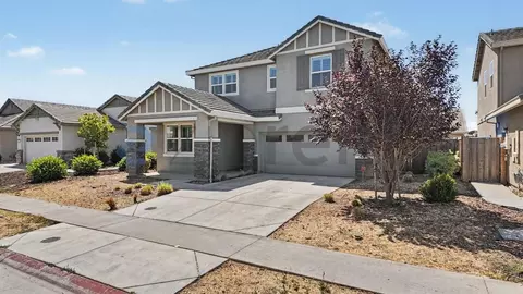 9580 Del Seis Dr, Sacramento, CA 95829