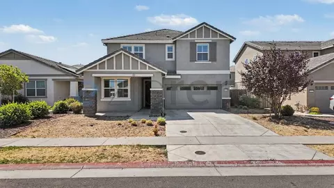 9580 Del Seis Dr, Sacramento, CA 95829