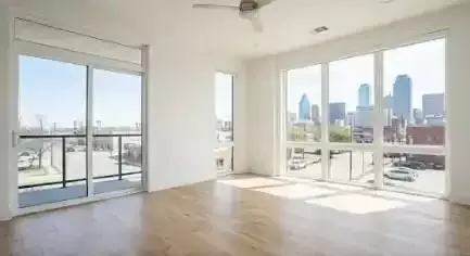 915 E Colorado Blvd, Dallas, TX 75203
