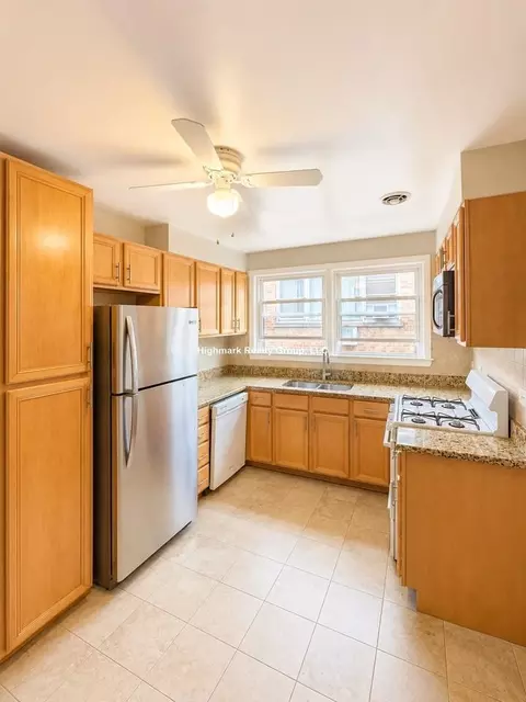 8242 Kilpatrick Ave #AA, Skokie, IL 60076