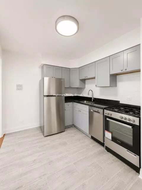 2752 W North Shore Ave #2AK, Chicago, IL 60645