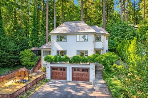 8624 NE Juanita Dr, Kirkland, WA 98034