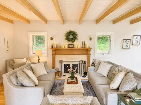 8624 NE Juanita Dr, Kirkland, WA 98034