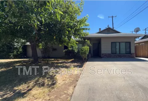 2208 Madera Rd, Sacramento, CA 95825