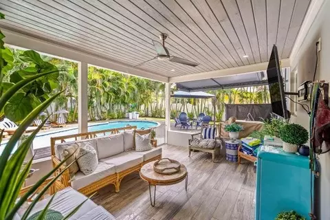 2830 SW 5th St, Boynton Beach, FL 33435