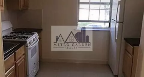 77-32 Vleigh Pl #82F, Kew Gardens Hills, NY 11367