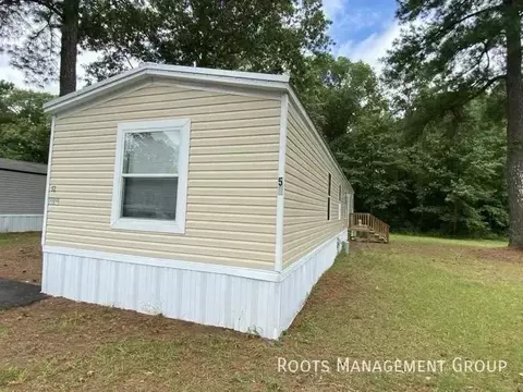 2621 Jeffersonville Rd #52, Macon, GA 31217