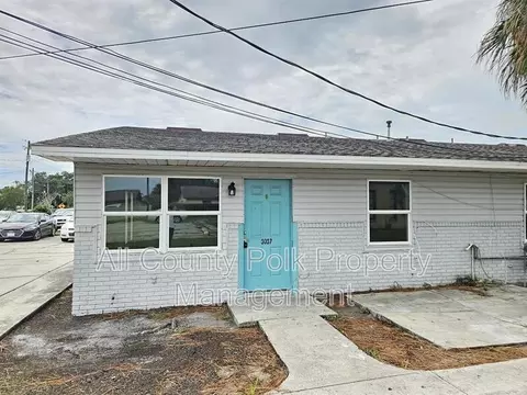 3037 Saint Paul Dr, Winter Haven, FL 33880