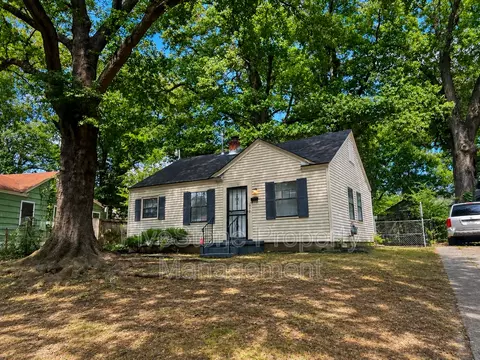 1300 Robin Hood Ln, Memphis, TN 38111