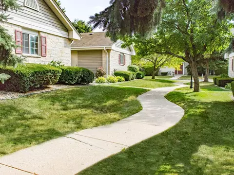 n86w14226 Fond Du Lac Ave, Menomonee Falls, WI 53051