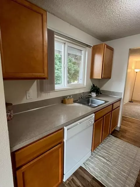 360 S Locust St #350, Canby, OR 97013