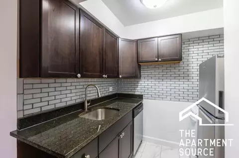 6830 N Sheridan Rd #563, Chicago, IL 60626