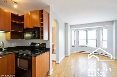 732 W Bittersweet Pl #1003, Chicago, IL 60613