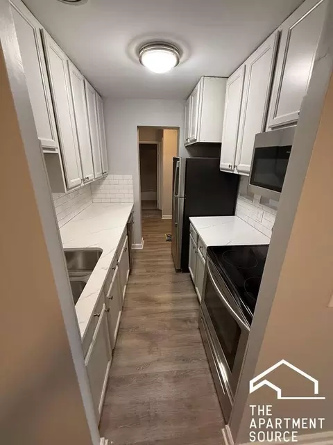 744 W Gordon Ter #202, Chicago, IL 60613