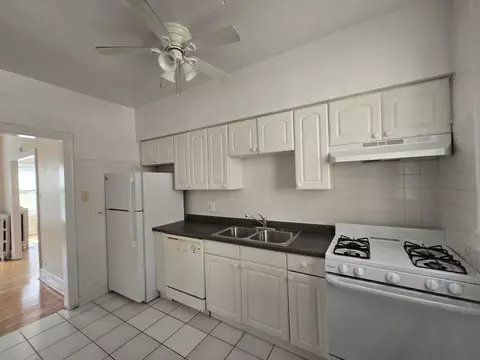 908 Reba Pl #2S, Evanston, IL 60202
